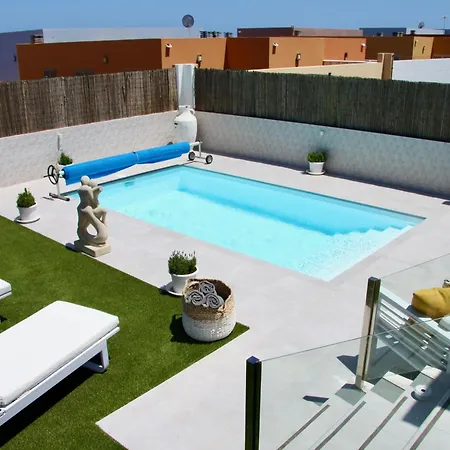 Holiday home Mit Pool Fuer 2 Personen Und 4 *
