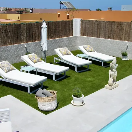 Mit Pool Fuer 2 Personen Und 4 Holiday home Caleta De Fuste