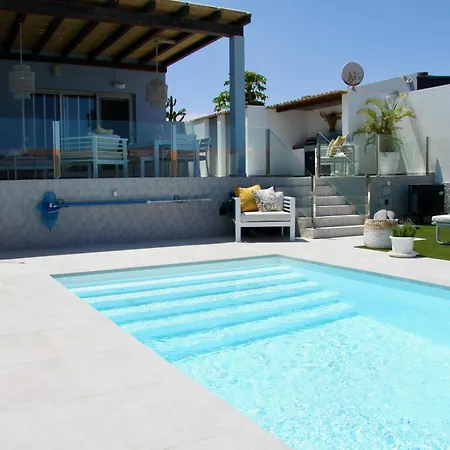 Mit Pool Fuer 2 Personen Und 4 Holiday home Caleta De Fuste