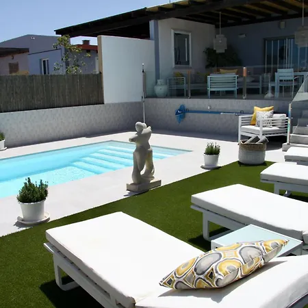 Casa vacanze Mit Pool Fuer 2 Personen Und 4 *