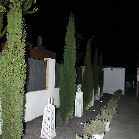 Mit Pool Fuer 2 Personen Und 4 *